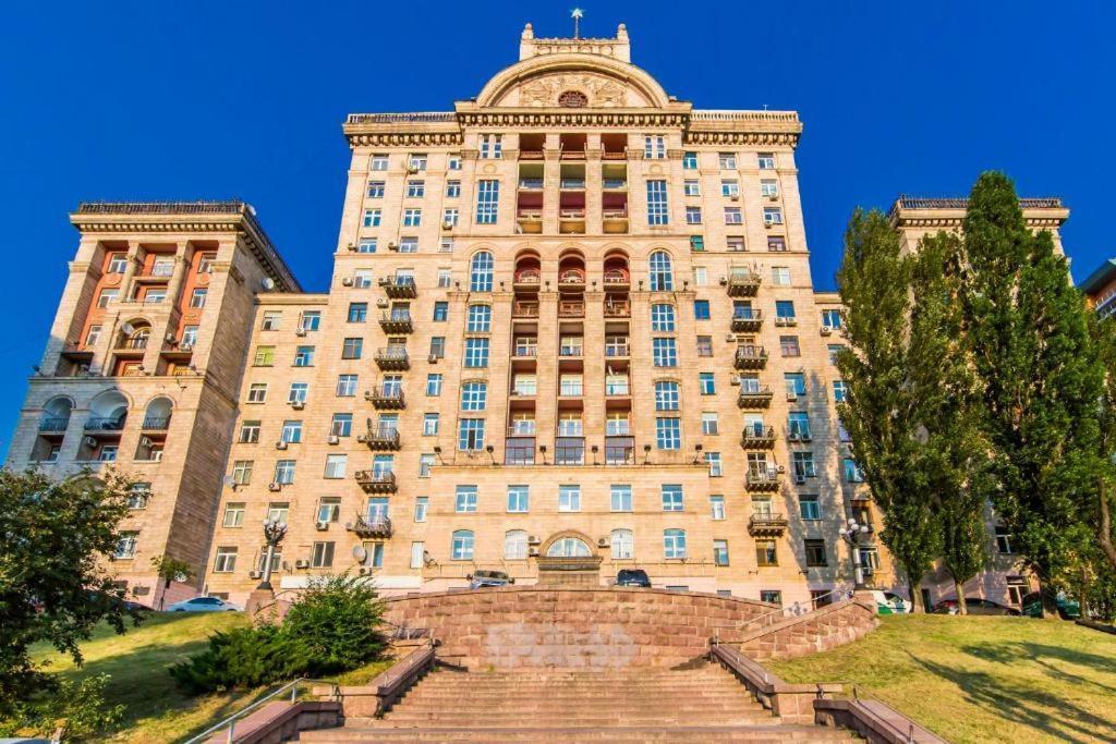 Апартаменти 3-Кімнатні, Метро Хрещатик Kyiv Exterior photo
